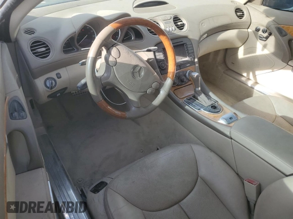 2008 Mercedes-Benz SL 550 z VIN WDBSK71FX8F136660, wystawiony jako Copart lot #53277185 z przebiegiem 74 827 mil mil oraz Szkoda całkowita • Salvage title. Historia ofert i sprzedaży dostępna na DreamBid. Obrazek 8.