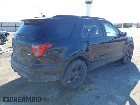 2019 Ford Explorer Sport with VIN 1FM5K8GT5KGA27196, listed as a IAAI auction lot 41690327 with 100,252 mi miles and . Bid and sale history available at carsss.com. Image 4.