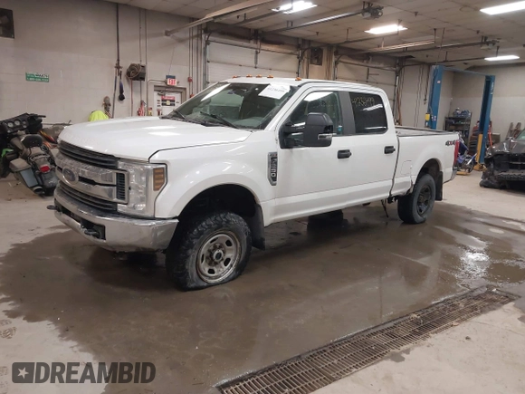 2018 Ford Super Duty F-250 SRW XL with VIN 1FT7W2B62JEB55938, listed as a IAAI auction lot 41236499 with 276,458 mi miles. Bid and sale history available at carsss.com. Image 2.