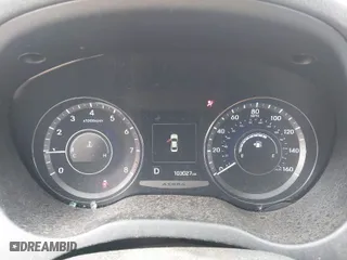 2016 Hyundai Azera Limited with VIN KMHFH4JG9GA555812, listed as a IAAI auction lot 41772140 with 103,027 mi miles. Bid and sale history available at carsss.com. Image 7.