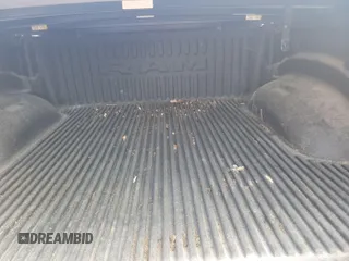 2022 Ram 1500 Big Horn z VIN 1C6RRFFG3NN179043, wystawiony jako IAAI lot #42566379 z przebiegiem 90 922 mil mil oraz . Historia ofert i sprzedaży dostępna na DreamBid. Obrazek 11.