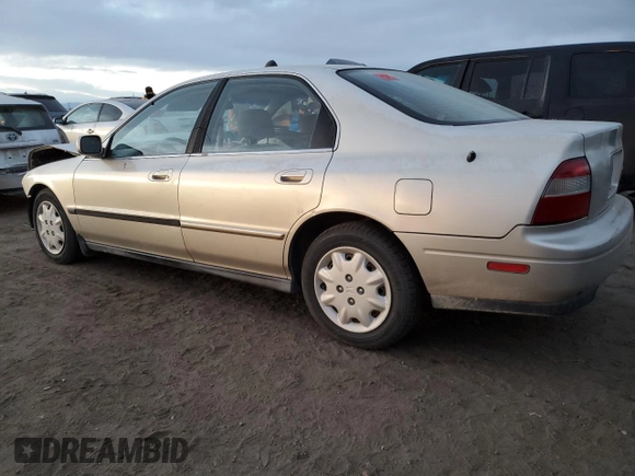 1995 Honda Accord LX with VIN 1HGCD5638SA151859, listed as a Copart auction lot 85007704 with 137,901 mi miles and Salvage Title. Bid and sale history available at carsss.com. Image 2.