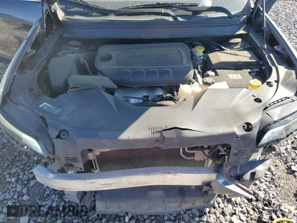 2019 Jeep Cherokee Latitude Plus with VIN 1C4PJLLB4KD316779, listed as a Copart auction lot 49505815 with 102,269 mi miles and Salvage Title. Bid and sale history available at carsss.com. Image 12.