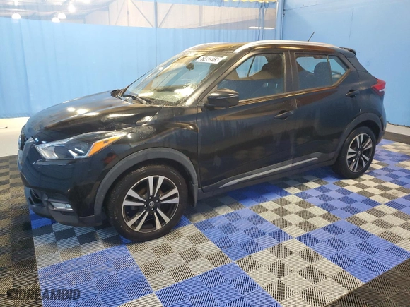 2020 Nissan Kicks SR with VIN 3N1CP5DV8LL535972, listed as a Copart auction lot 51493915 with 104,977 mi miles and Clean Title. Bid and sale history available at carsss.com. Image 1.