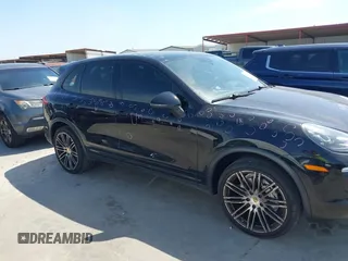 2017 Porsche Cayenne S с VIN WP1AB2A24HLA52279, выставлен на аукционе IAAI как лот 42194273 с пробегом 93 738 миль миль и . История ставок и продаж доступна на DreamBid. Изображение 14.
