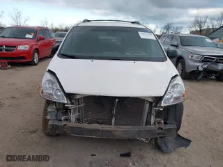 2004 Toyota Sienna LE with VIN 5TDBA23C14S022101, listed as a IAAI auction lot 41879798 with 99,964 mi miles. Bid and sale history available at carsss.com. Image 13.