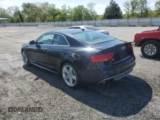 2013 Audi S5 Premium Plus z VIN WAUCGAFR9DA072333, wystawiony jako Copart lot #52489985 z przebiegiem 104 663 mil mil oraz Szkody całkowita. Historia ofert i sprzedaży dostępna na DreamBid. Obrazek 2.