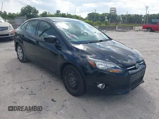 2012 Ford Focus SE с VIN 1FAHP3F25CL221093, выставлен на аукционе IAAI как лот 42318758 с пробегом 129 563 миль миль и . История ставок и продаж доступна на DreamBid. Изображение 1.