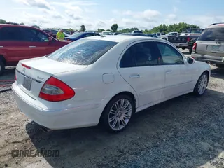 2008 Mercedes-Benz E 350 Luxury z VIN WDBUF87X38B201939, wystawiony jako IAAI lot #42442379 z przebiegiem 113 534 mil mil oraz . Historia ofert i sprzedaży dostępna na DreamBid. Obrazek 4.