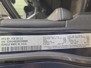 2024 Jeep Grand Cherokee Limited z VIN 1C4RJHBG8RC245668, wystawiony jako IAAI lot #42481153 z przebiegiem 8 034 mil mil oraz . Historia ofert i sprzedaży dostępna na DreamBid. Obrazek 1.