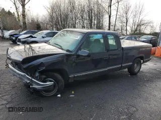 1998 Chevrolet Silverado 1500 with VIN 1GCEC19R6WR116621, listed as a Copart auction lot 85166404 with 146,170 mi miles and Salvage Title. Bid and sale history available at DreamBid. Image 1.