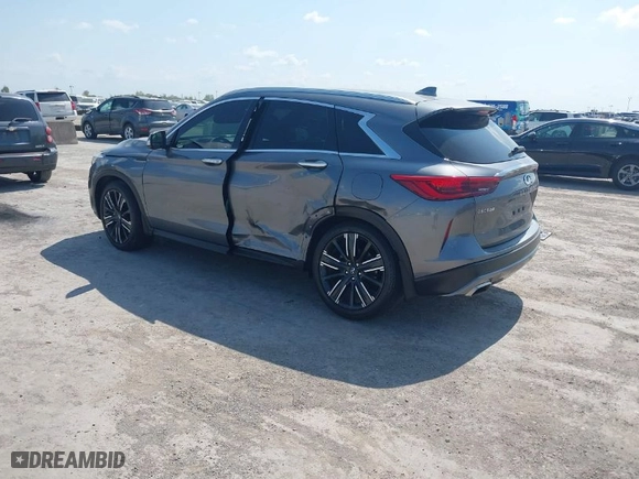 2021 Infiniti QX50 LUXE with VIN 3PCAJ5BA7MF109969, listed as a IAAI auction lot 40373144 with 28,257 mi miles. Bid and sale history available at carsss.com. Image 3.