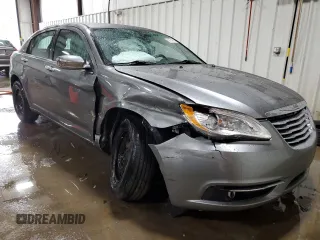 2012 Chrysler 200 Limited with VIN 1C3CCBCG8CN210981, listed as a Copart auction lot 51674815 with 116,450 mi miles and Salvage Title. Bid and sale history available at carsss.com. Image 4.