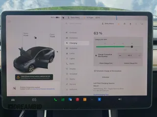 2021 Tesla Model Y Long Range z VIN 5YJYGDEE6MF070068, wystawiony jako IAAI lot #42224634 z przebiegiem 33 850 mil mil oraz . Historia ofert i sprzedaży dostępna na DreamBid. Obrazek 17.