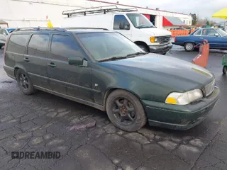 1998 Volvo V70 с VIN YV1LW5577W2459144, выставлен на аукционе IAAI как лот 41129267 с пробегом 214 691 миль миль и . История ставок и продаж доступна на DreamBid. Изображение 1.