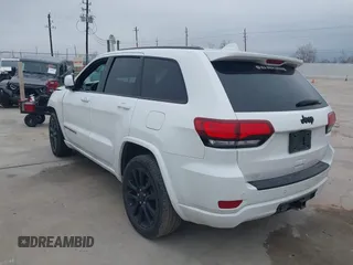 2018 Jeep Grand Cherokee Laredo E with VIN 1C4RJEAG0JC218694, listed as a IAAI auction lot 41587665 with 97,618 mi miles. Bid and sale history available at carsss.com. Image 3.