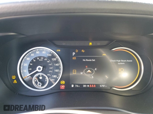 2025 Genesis G70 2.5T with VIN KMTG34SC3SU151822, listed as a Copart auction lot 48240125 with 5,781 mi miles and Clean title. Bid and sale history available at DreamBid. Image 9.