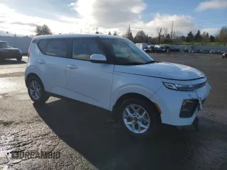 2022 Kia Soul LX with VIN KNDJ23AUXN7815743, listed as a Copart auction lot 48356215 with 21,915 mi miles and Salvage Title. Bid and sale history available at carsss.com. Image 4.