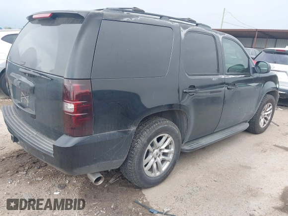 2007 Chevrolet Tahoe LTZ z VIN 1GNFK13047J377917, wystawiony jako IAAI lot #41910308 z przebiegiem 178 854 mil mil oraz . Historia ofert i sprzedaży dostępna na DreamBid. Obrazek 4.