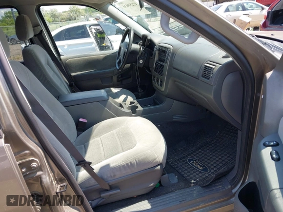 2005 Ford Explorer XLT with VIN 1FMZU73E85ZA17672, listed as a IAAI auction lot 42280036 with 211,536 mi miles and . Bid and sale history available at DreamBid. Image 5.
