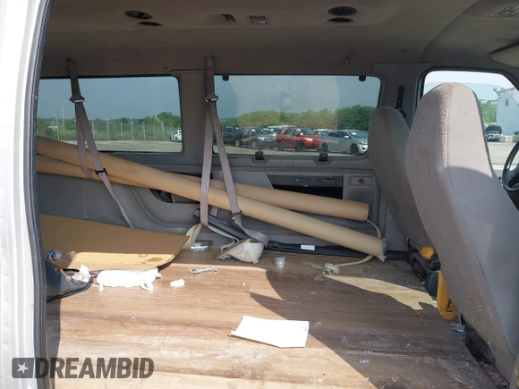 2002 Ford Econoline Passenger XL с VIN 1FBSS31L22HB33221, выставлен на аукционе IAAI как лот 42613580 с пробегом 196 057 миль миль и . История ставок и продаж доступна на DreamBid. Изображение 8.