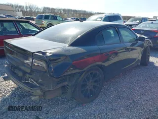 2015 Dodge Charger SRT Hellcat z VIN 2C3CDXL99FH860606, wystawiony jako IAAI lot #38994683 z przebiegiem 33 726 mil mil oraz . Historia ofert i sprzedaży dostępna na DreamBid. Obrazek 4.