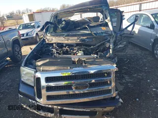 2005 Ford F-250 XL z VIN 1FTNX20555EB77243, wystawiony jako IAAI lot #41095006 z przebiegiem Nie podano mil oraz . Historia ofert i sprzedaży dostępna na DreamBid. Obrazek 10.