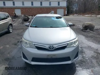 2014 Toyota Camry L with VIN 4T4BF1FK3ER425879, listed as a IAAI auction lot 41772525 with 180,910 mi miles. Bid and sale history available at carsss.com. Image 12.