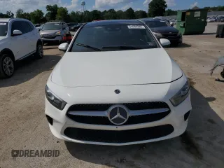 2019 Mercedes-Benz A 220 z VIN WDD3G4EB6KW001346, wystawiony jako Copart lot #64988385 z przebiegiem Nie podano mil oraz Czysty tytuł • Clean title. Historia ofert i sprzedaży dostępna na DreamBid. Obrazek 5.