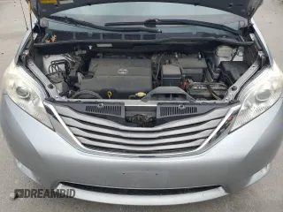2011 Toyota Sienna XLE z VIN 5TDDK3DC1BS018203, wystawiony jako Copart lot #58807795 z przebiegiem 103 177 mil mil oraz Szkoda całkowita • Salvage title. Historia ofert i sprzedaży dostępna na DreamBid. Obrazek 12.