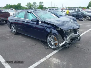 2018 Mercedes-Benz E 300 z VIN WDDZF4KBXJA430230, wystawiony jako IAAI lot #42318838 z przebiegiem Nie podano mil oraz . Historia ofert i sprzedaży dostępna na DreamBid. Obrazek 1.