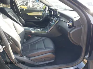 2018 Mercedes-Benz C 300 z VIN 55SWF4JB4JU273394, wystawiony jako IAAI lot #42497154 z przebiegiem 55 606 mil mil oraz . Historia ofert i sprzedaży dostępna na DreamBid. Obrazek 5.