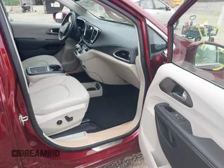 2021 Chrysler Pacifica Touring L с VIN 2C4RC1BG4MR578113, выставлен на аукционе IAAI как лот 42276291 с пробегом 4 216 миль миль и . История ставок и продаж доступна на DreamBid. Изображение 5.