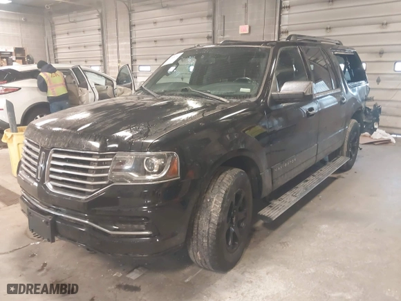 2017 Lincoln Navigator L Reserve with VIN 5LMJJ3LT3HEL13995, listed as a IAAI auction lot 41868730 with 183,656 mi miles. Bid and sale history available at carsss.com. Image 17.