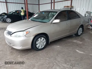 2005 Toyota Camry STD z VIN 4T1BE32K45U385259, wystawiony jako IAAI lot #42153790 z przebiegiem 184 204 mil mil oraz . Historia ofert i sprzedaży dostępna na DreamBid. Obrazek 2.
