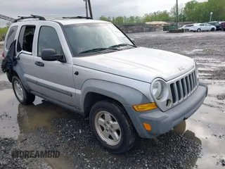 2006 Jeep Liberty Sport with VIN 1J4GL48K86W158301, listed as a IAAI auction lot 42095349 with 217,187 mi miles. Bid and sale history available at carsss.com. Image 1.