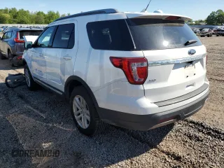 2019 Ford Explorer XLT z VIN 1FM5K8D84KGA75045, wystawiony jako Copart lot #55790495 z przebiegiem Nie podano mil oraz Szkoda całkowita • Salvage title. Historia ofert i sprzedaży dostępna na DreamBid. Obrazek 2.