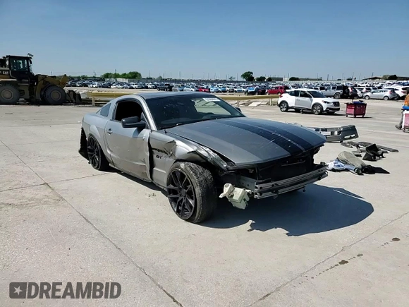 2008 Ford Mustang GT Deluxe z VIN 1ZVHT82H885154382, wystawiony jako Copart lot #51860665 z przebiegiem Nie podano mil oraz Szkoda całkowita • Salvage title. Historia ofert i sprzedaży dostępna na DreamBid. Obrazek 11.