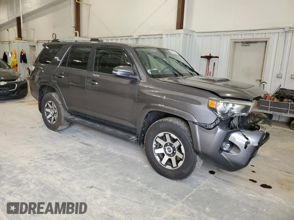 2018 Toyota 4Runner SR5 with VIN JTEBU5JR7J5560461, listed as a Copart auction lot 52667485 with Not Provided miles and Clean Title. Bid and sale history available at DreamBid. Image 4.