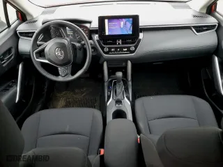 2024 Toyota Corolla Cross LE with VIN 7MUCAAAG6RV095031, listed as a Copart auction lot 87739485 with 10,173 mi miles and Non Repairable. Bid and sale history available at carsss.com. Image 8.