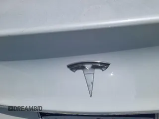 2020 Tesla Model 3 Long Range z VIN 5YJ3E1EB3LF646315, wystawiony jako IAAI lot #42398524 z przebiegiem 51 652 mil mil oraz . Historia ofert i sprzedaży dostępna na DreamBid. Obrazek 15.