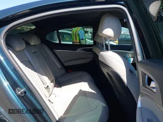 2022 Genesis G70 3.3T z VIN KMTG54TE2NU082023, wystawiony jako IAAI lot #42271871 z przebiegiem 17 833 mil mil oraz . Historia ofert i sprzedaży dostępna na DreamBid. Obrazek 8.