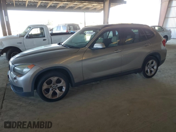 2013 BMW X1 28i with VIN WBAVM1C53DVW42208, listed as a Copart auction lot 47600085 with 230,984 mi miles and Clean Title. Bid and sale history available at carsss.com. Image 1.