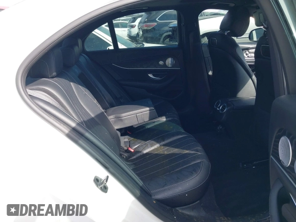 2019 Mercedes-Benz E-Class E 300 with VIN WDDZF4KB0KA581546, listed as a IAAI auction lot 41584704 with 86,014 mi miles. Bid and sale history available at carsss.com. Image 8.
