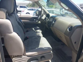 2004 Ford F-150 XL с VIN 1FTPX12504NA86539, выставлен на аукционе IAAI как лот 42235263 с пробегом 196 277 миль миль и . История ставок и продаж доступна на DreamBid. Изображение 5.