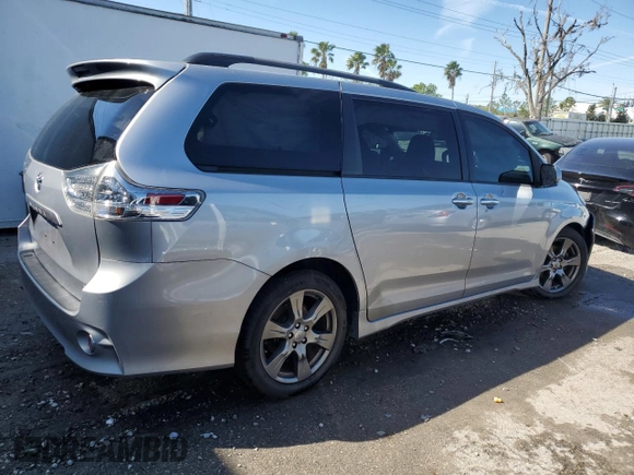 2017 Toyota Sienna SE with VIN 5TDXZ3DC0HS818945, listed as a Copart auction lot 49967775 with 103,571 mi miles and Salvage Title. Bid and sale history available at carsss.com. Image 3.
