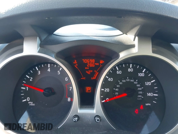 2015 Nissan Juke SV with VIN JN8AF5MV9FT553005, listed as a IAAI auction lot 41731884 with 70,698 mi miles. Bid and sale history available at carsss.com. Image 7.