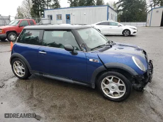 2004 MINI Cooper Hardtop S with VIN WMWRE33434TD88211, listed as a Copart auction lot 52199975 with 0 mi miles and Clean Title. Bid and sale history available at carsss.com. Image 4.