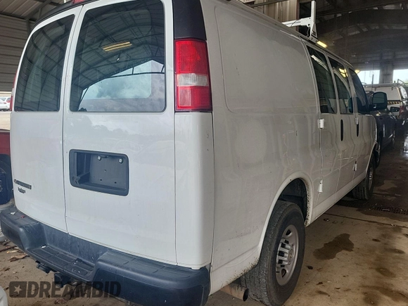 2022 Chevrolet Express Cargo with VIN 1GCWGAFP1N1185077, listed as a IAAI auction lot 42621028 with 85,739 mi miles and . Bid and sale history available at DreamBid. Image 7.