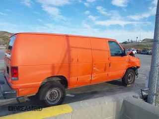2008 Ford Econoline Cargo Commercial z VIN 1FTNE14W58DA56967, wystawiony jako IAAI lot #41841891 z przebiegiem 205 561 mil mil oraz . Historia ofert i sprzedaży dostępna na DreamBid. Obrazek 13.